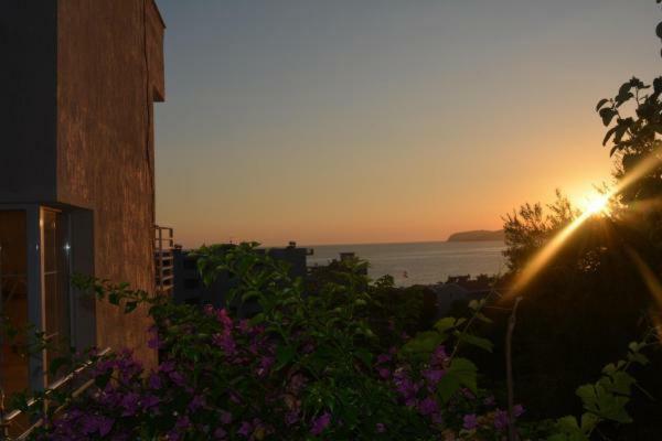 Seaview Apartment Borsh Exterior photo